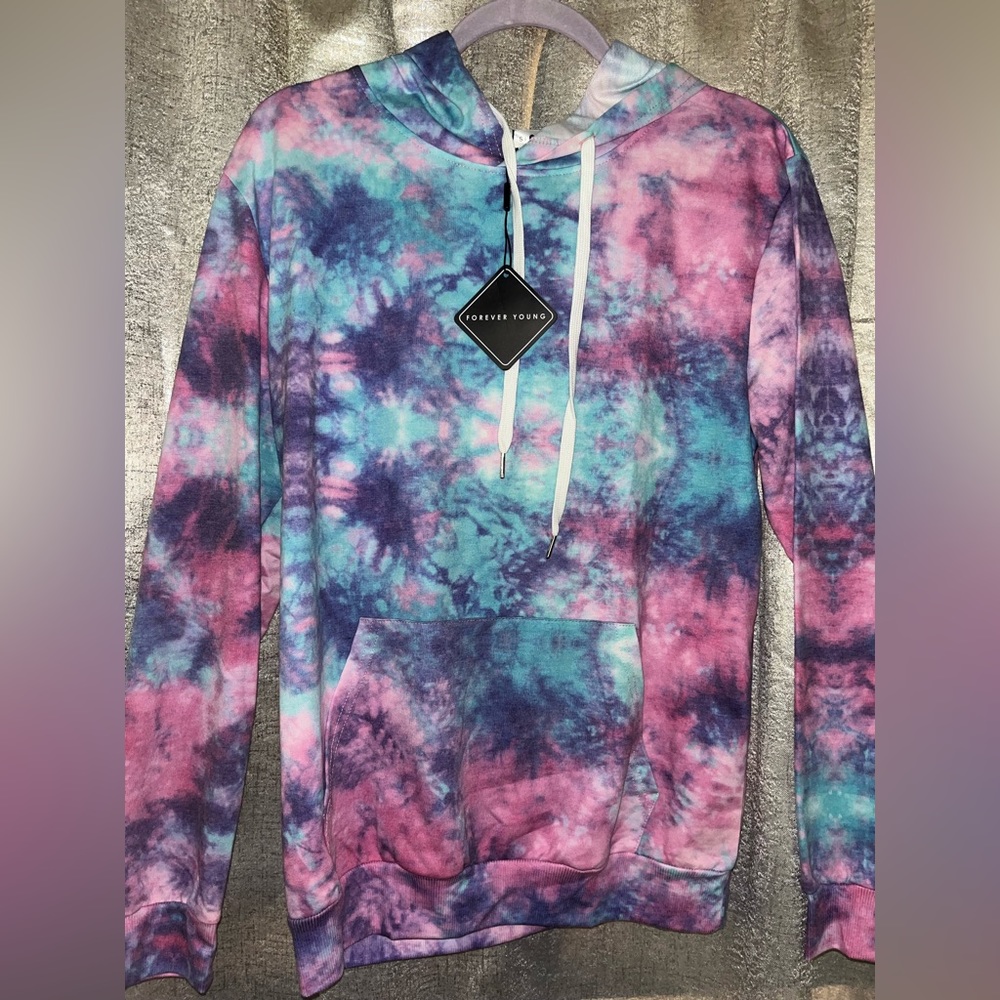 NWT Tye Dye Hoodie, size small